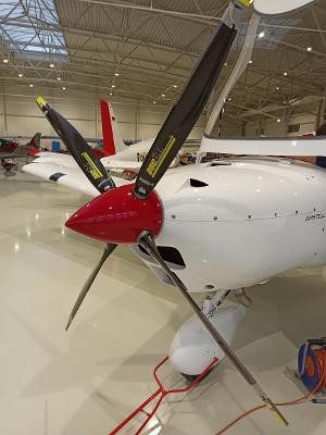 DUC 4 BLADE RED TIPS DUC 4 BLADE RED TIPS
