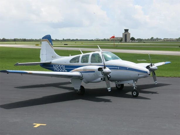 N833L