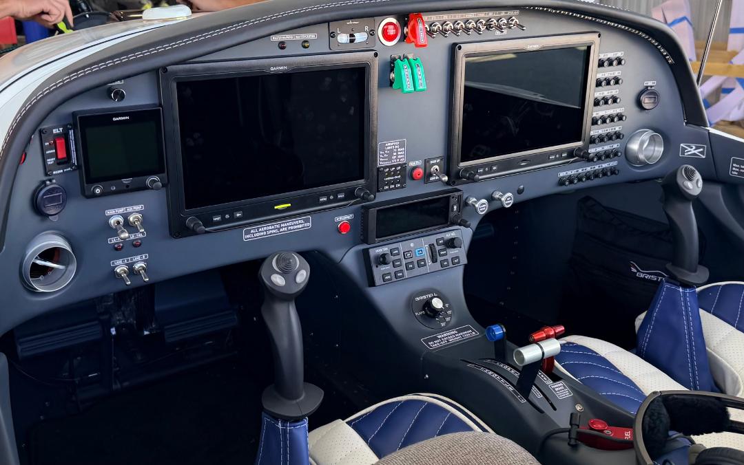 N824BL Panel